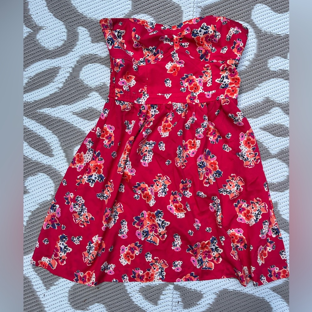 American Eagle Strapless Dress. Size 6.
